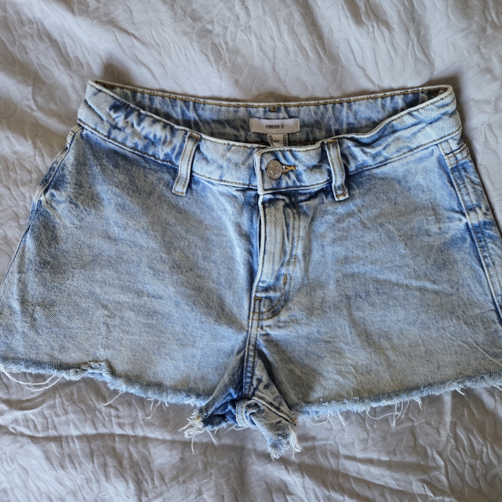 Forever 21 Light Wash Denim Jean Shorts